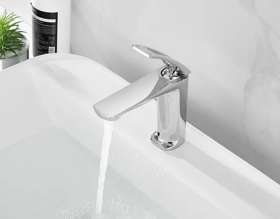 Grifo clásico de baño de latón con lavabo cromado de una sola manija